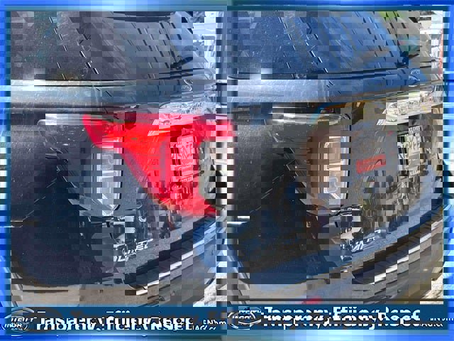 Used 2023 Ford Explorer Limited w/ Equipment Group 301A image 11