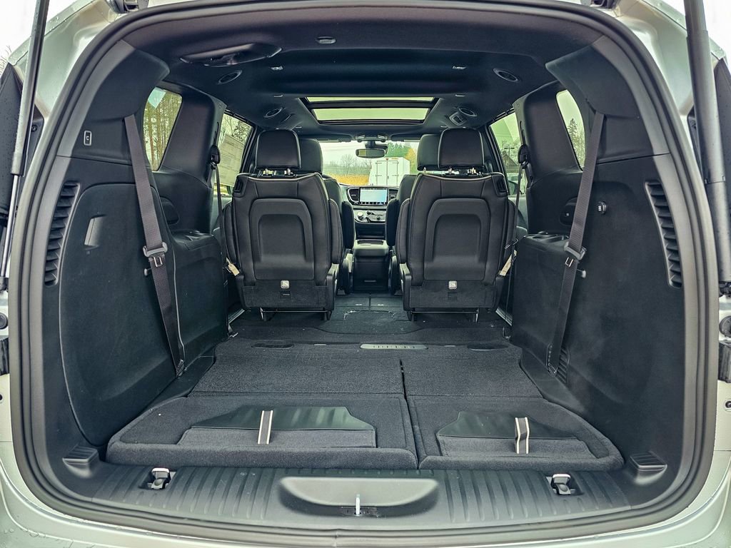 New 2026 Chrysler Pacifica Limited image 35