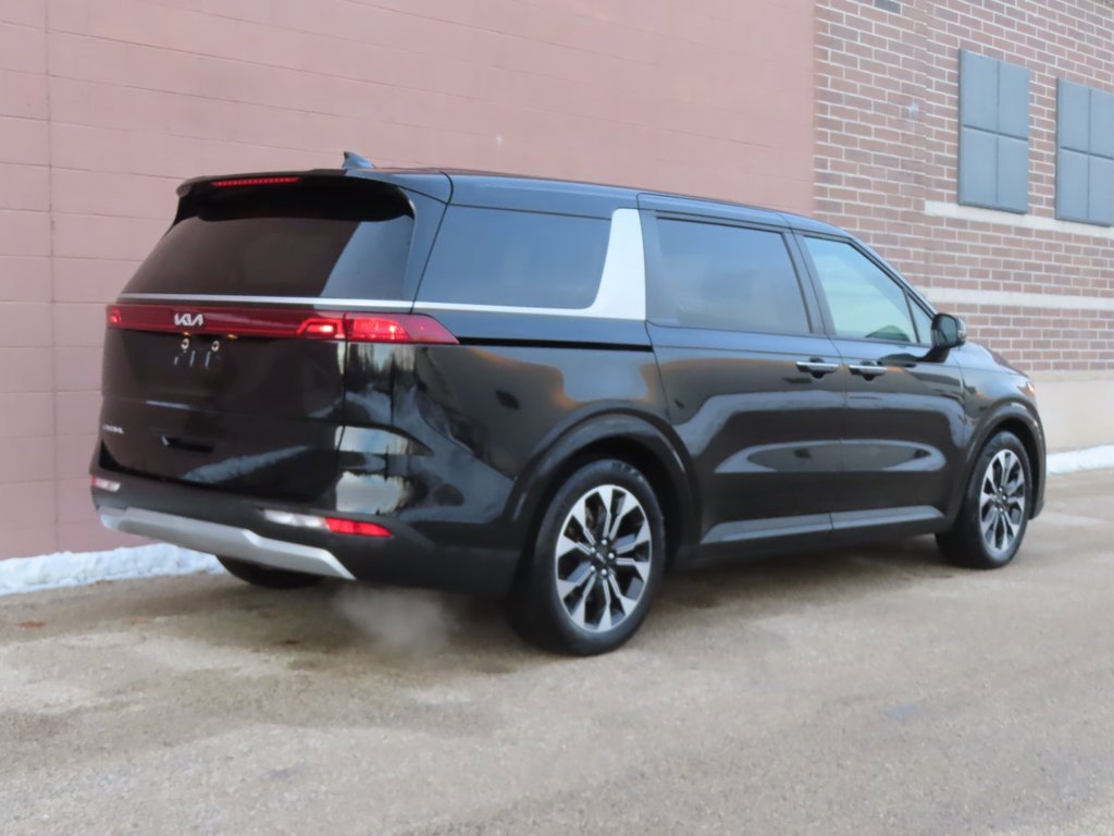 Certified 2024 Kia Carnival EX image 3