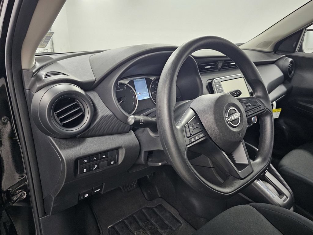 Used 2025 Nissan Kicks Play S FWD image 10