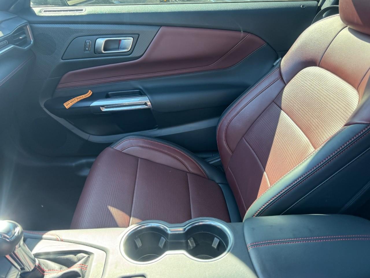 Used 2025 Ford Mustang Premium image 11