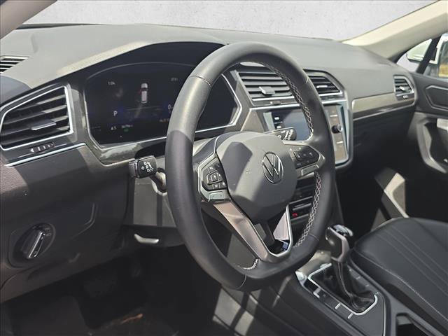 Certified 2023 Volkswagen Tiguan SE w/ Panoramic Sunroof Package FWD image 12