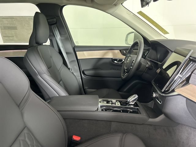 Used 2025 Volvo XC90 B6 Plus w/ Protection Package Premier AWD/4WD image 21