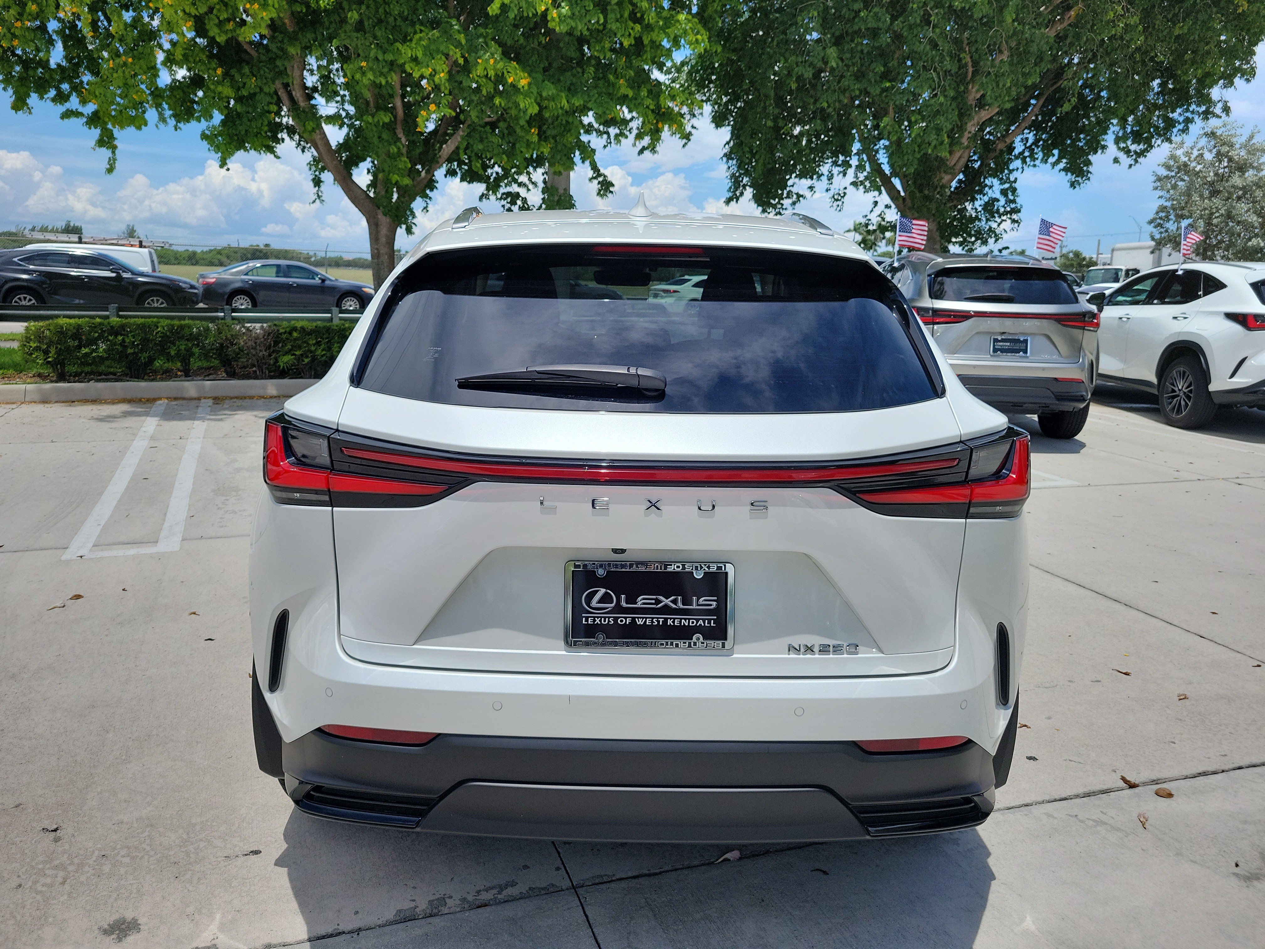 Used 2025 Lexus NX 250 FWD w/ Accessory Package (K3) image 7