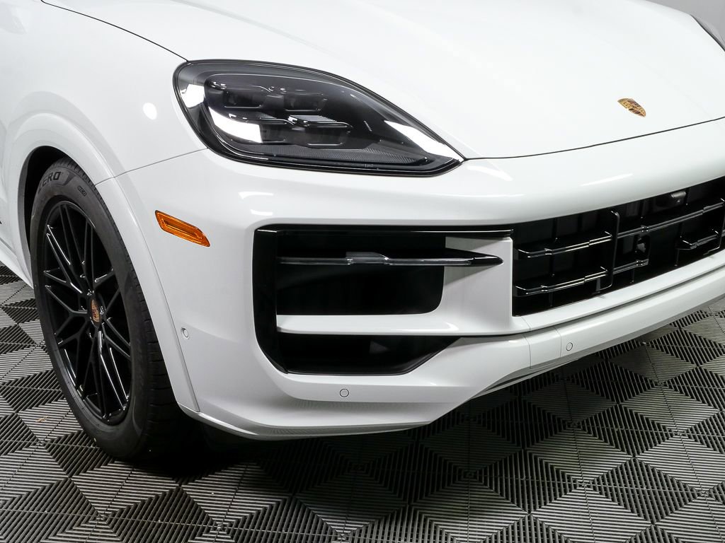 New 2026 Porsche Cayenne GTS image 40