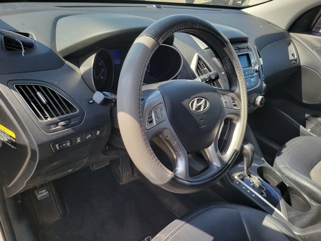 Used 2011 Hyundai Tucson GLS AWD/4WD image 16