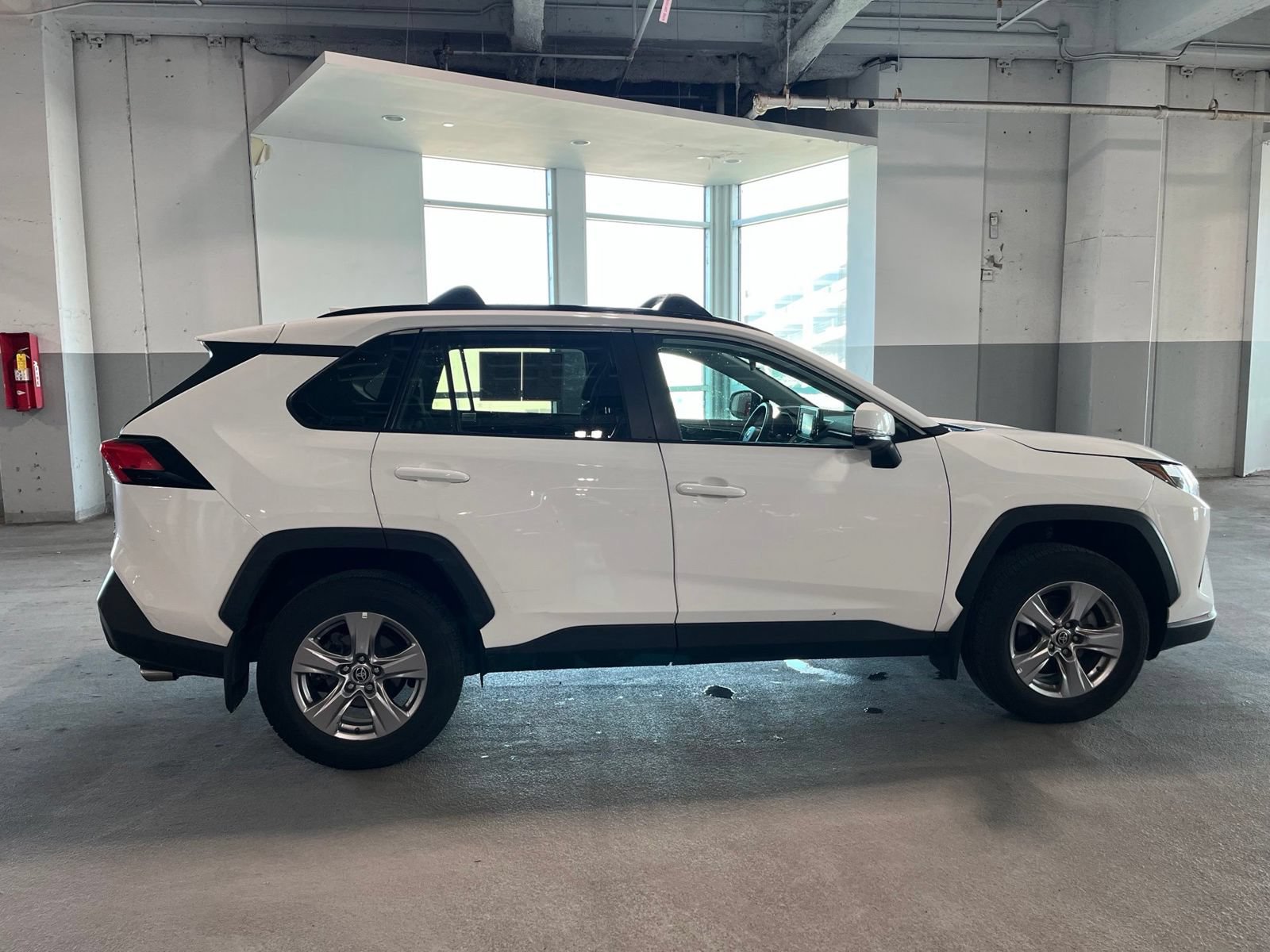 Used 2022 Toyota RAV4 XLE w/ Convenience Package AWD/4WD image 13