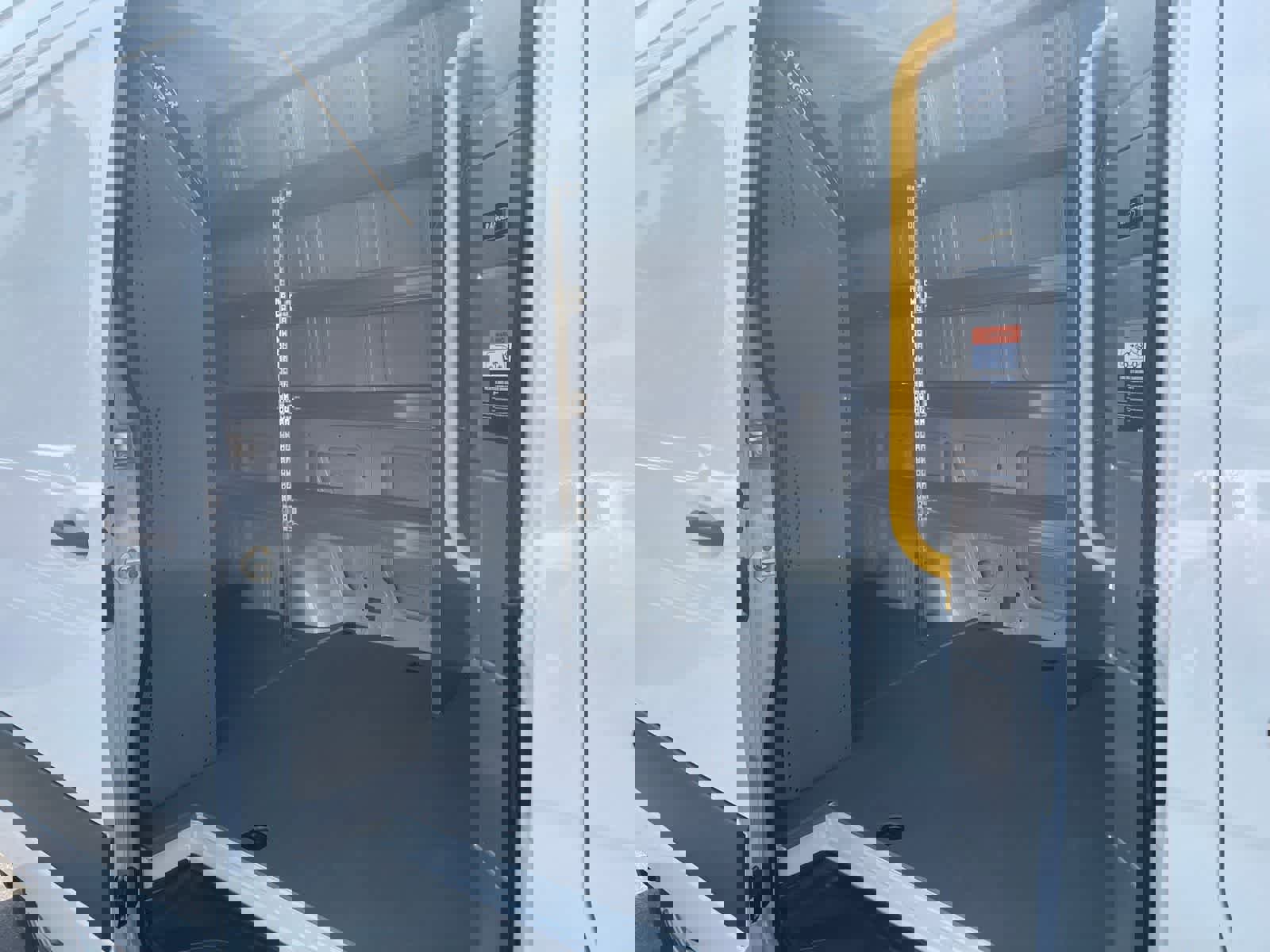 Used 2025 Mercedes-Benz Sprinter 2500 image 3