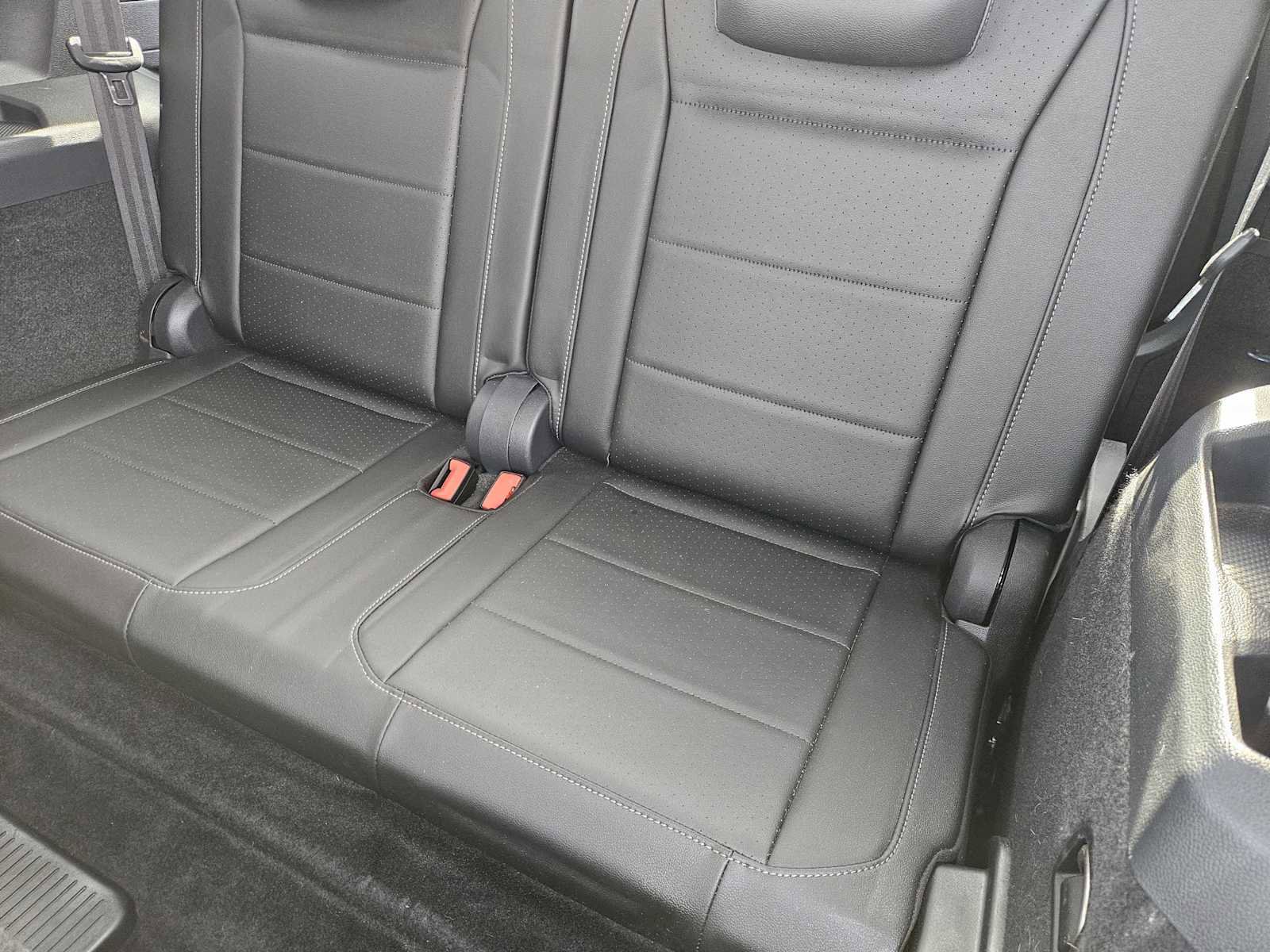 Used 2018 Volkswagen Tiguan SE FWD image 29