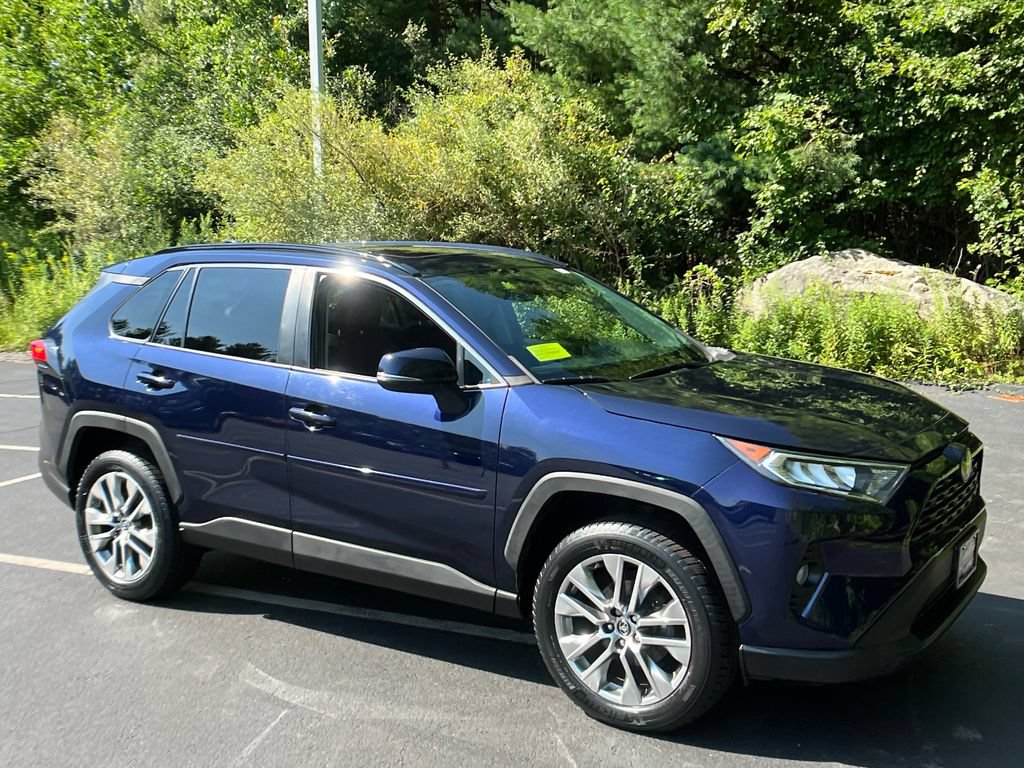 Used 2019 Toyota RAV4 XLE Premium w/ Cold Weather Package AWD/4WD image 7
