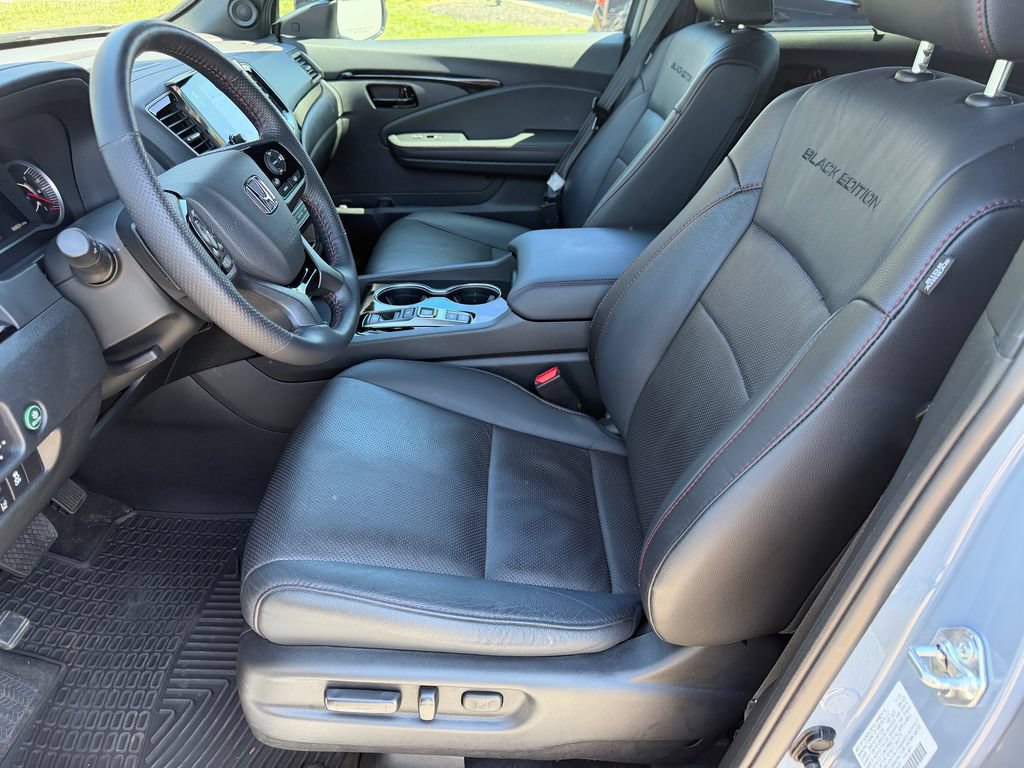 Used 2024 Honda Passport Black Edition image 3