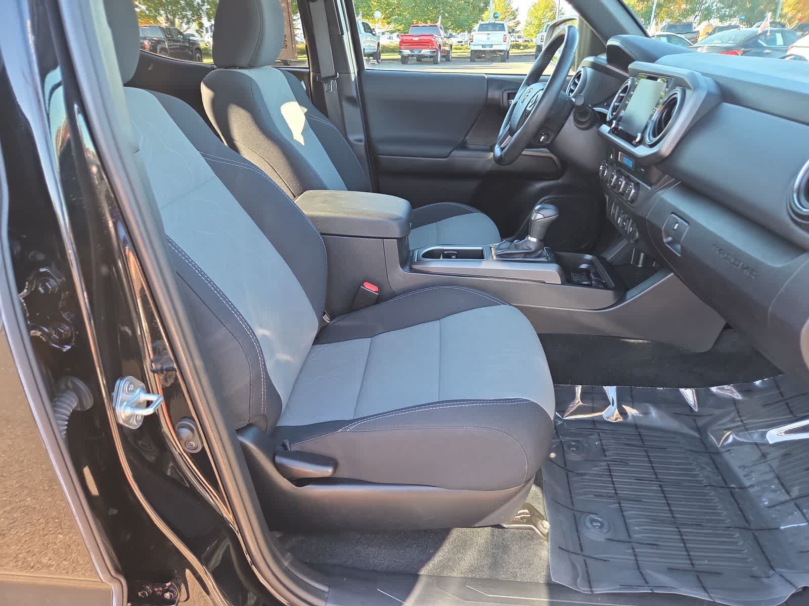 Used 2021 Toyota Tacoma TRD Sport AWD/4WD image 22