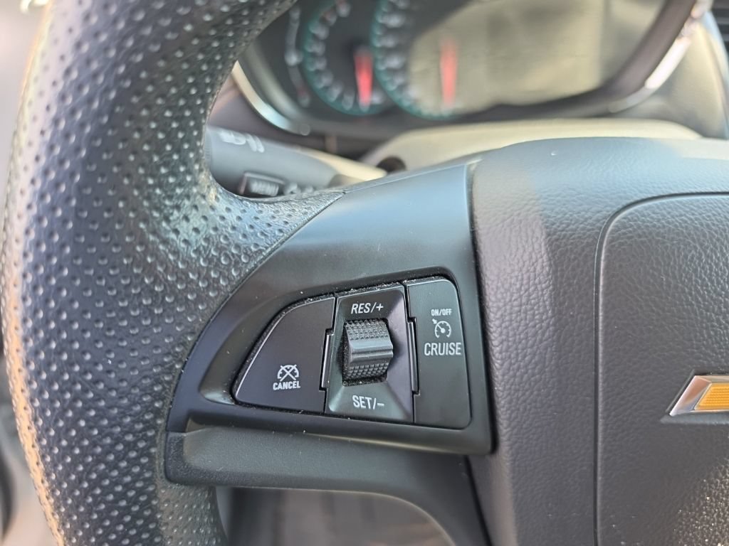 Used 2021 Chevrolet Trax LT FWD image 19