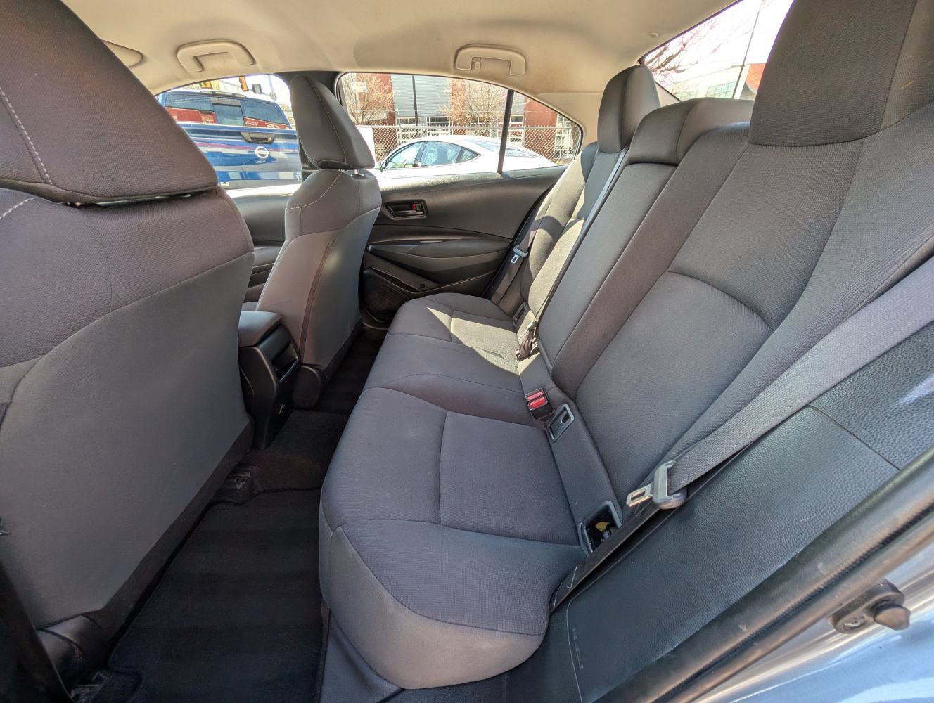 Used 2022 Toyota Corolla LE FWD image 17