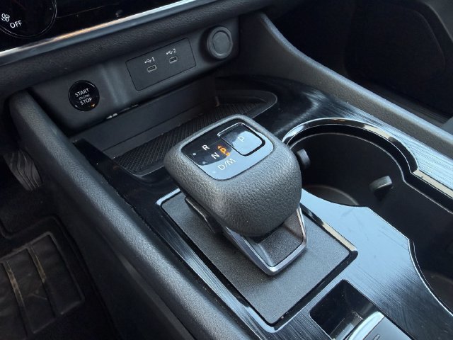 Used 2024 Nissan Rogue S AWD/4WD image 19