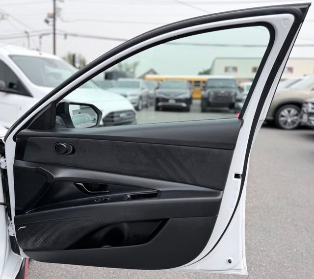 Used 2025 Hyundai Elantra N FWD image 28
