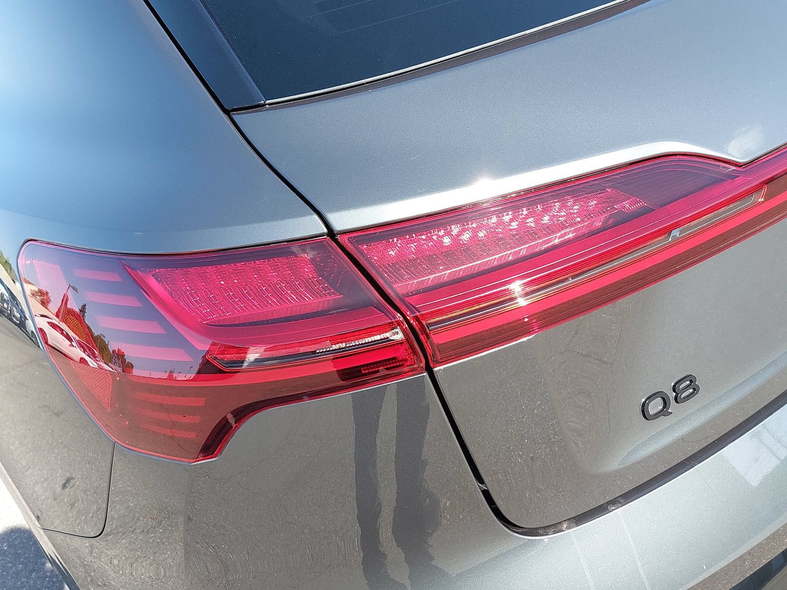 Used 2024 Audi Q8 e-tron Premium Plus AWD/4WD image 38