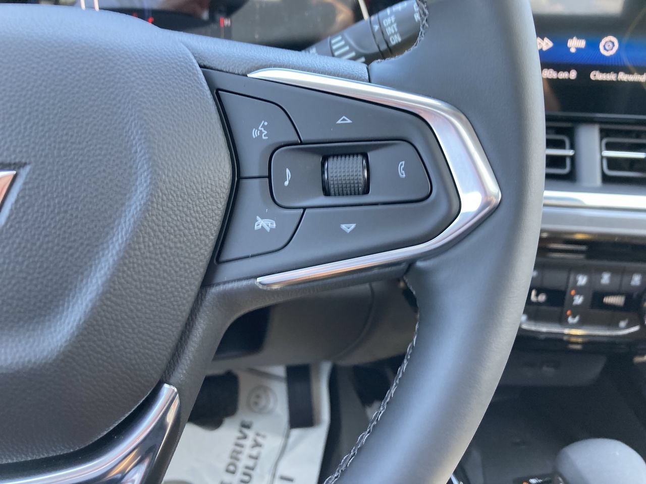 New 2026 Chevrolet Trax ACTIV w/ Sunroof Package FWD image 30