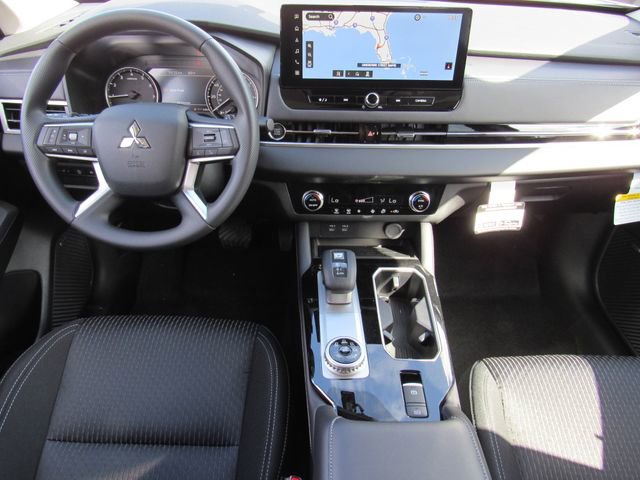 New 2026 Mitsubishi Outlander ES image 14