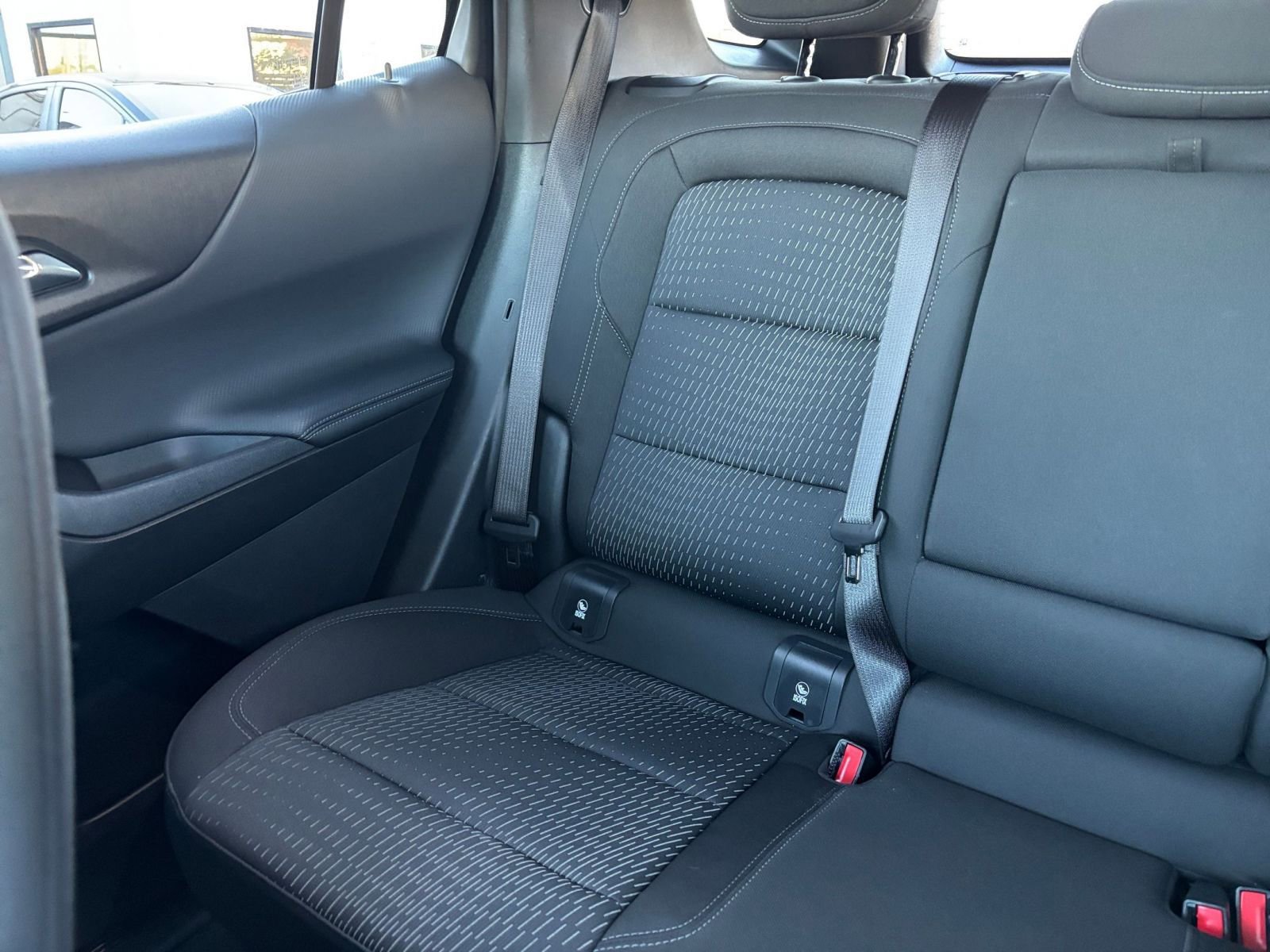 Used 2025 Chevrolet Equinox LT image 38