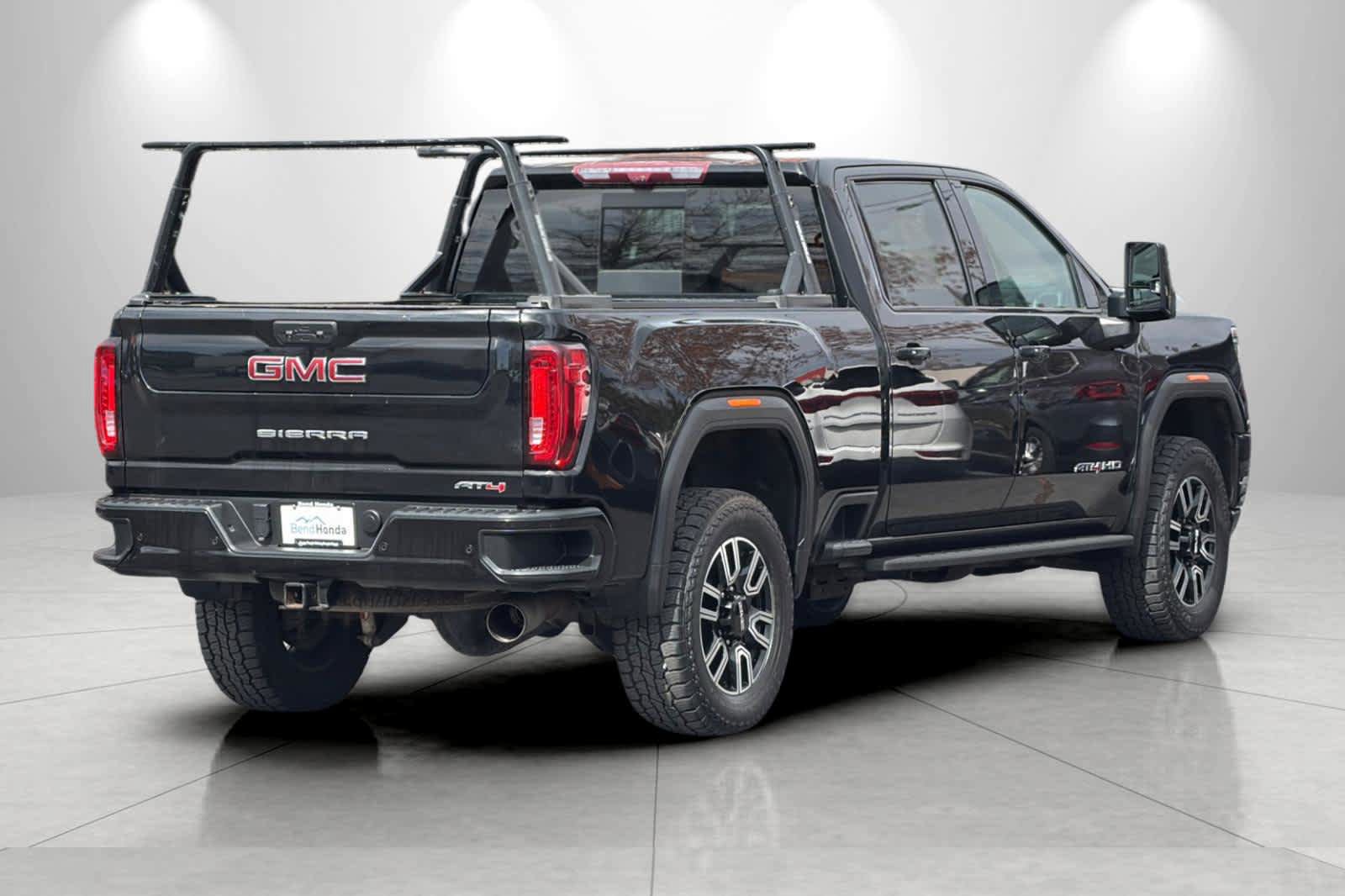 Used 2021 GMC Sierra 3500 AT4 w/ AT4 Premium Plus Package AWD/4WD image 2