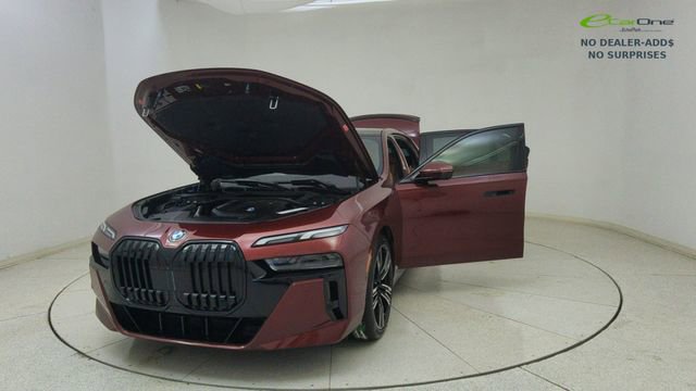 Used 2023 BMW 740i image 71