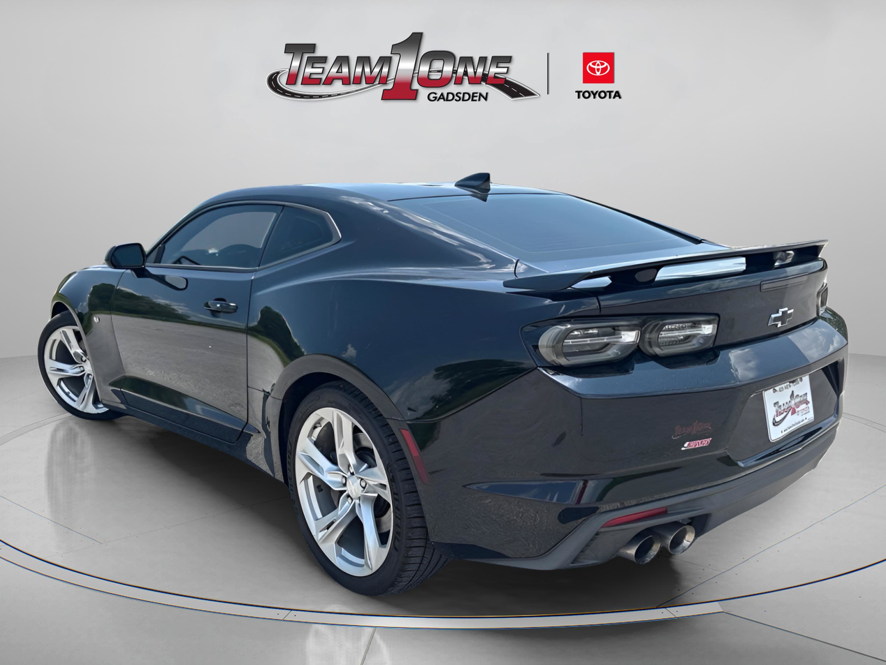 Used 2019 Chevrolet Camaro SS RWD image 6