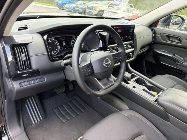 Used 2026 Nissan Pathfinder SV FWD image 12