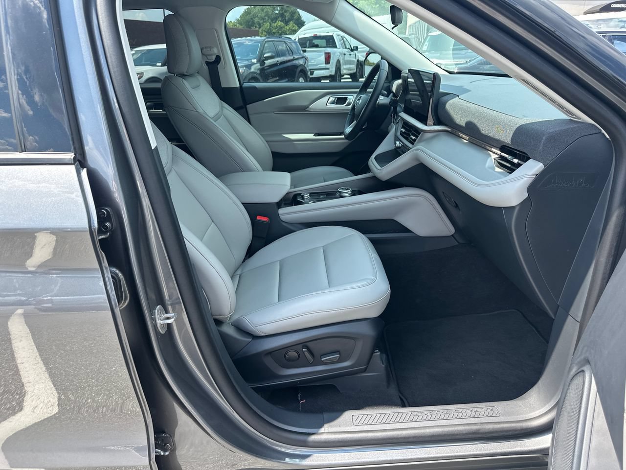New 2026 Ford Explorer Active w/ Active Comfort Package RWD image 13