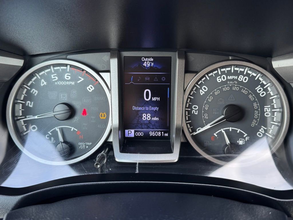 Used 2016 Toyota Tacoma SR5 w/ Towing Package image 11