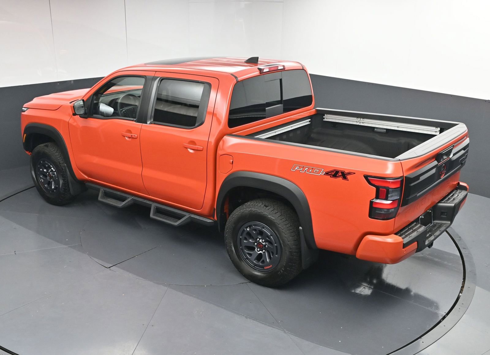 Used 2025 Nissan Frontier PRO-4X w/ Pro Premium Package AWD/4WD image 38