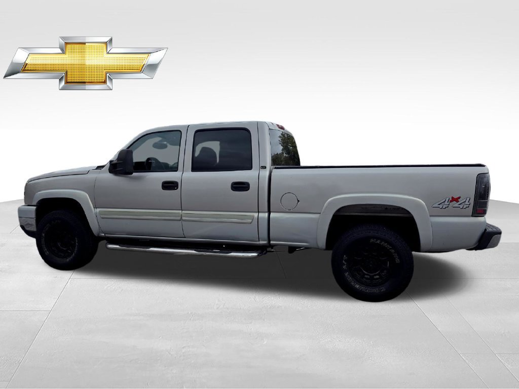 Used 2006 Chevrolet Silverado 2500 W/T w/ Skid Plate Package AWD/4WD image 4