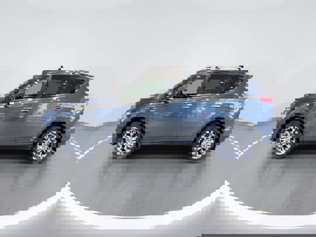 Used 2016 Toyota RAV4 Limited w/ Advanced Technology Package image 5