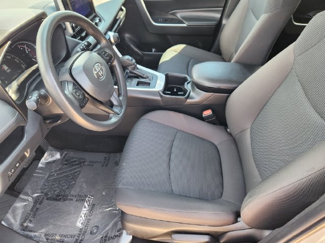 Used 2024 Toyota RAV4 LE FWD image 13