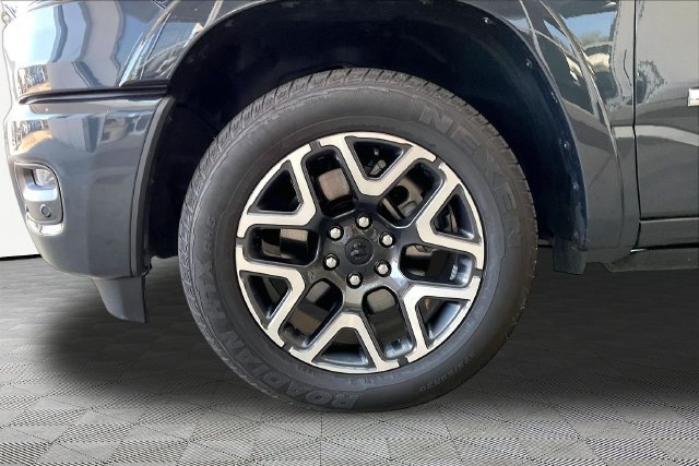 Used 2026 RAM 1500 Laramie AWD/4WD image 22