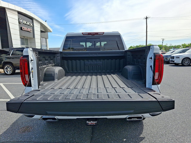 Used 2025 GMC Sierra 1500 AT4 w/ Technology Package AWD/4WD image 35