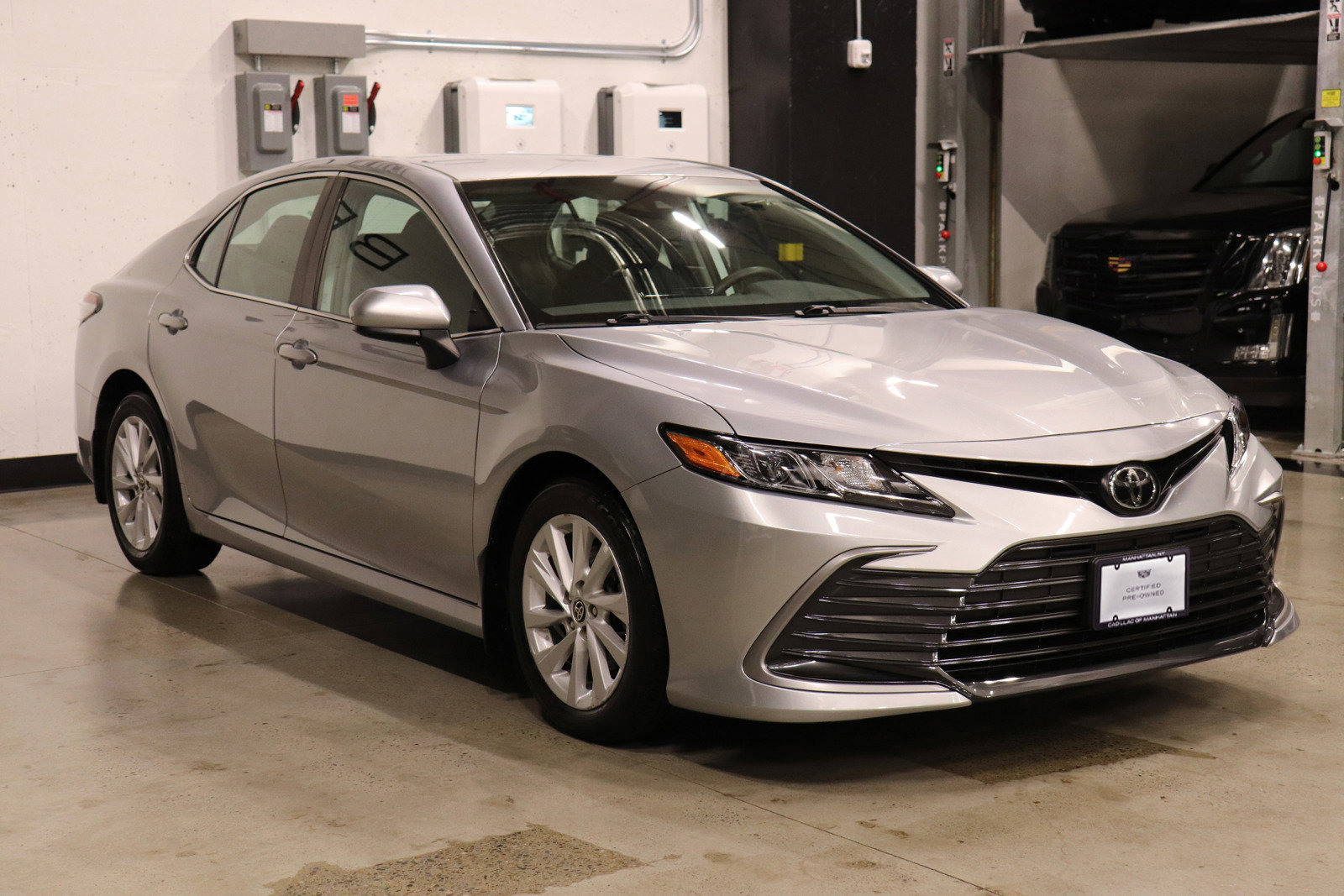 Used 2022 Toyota Camry LE image 7
