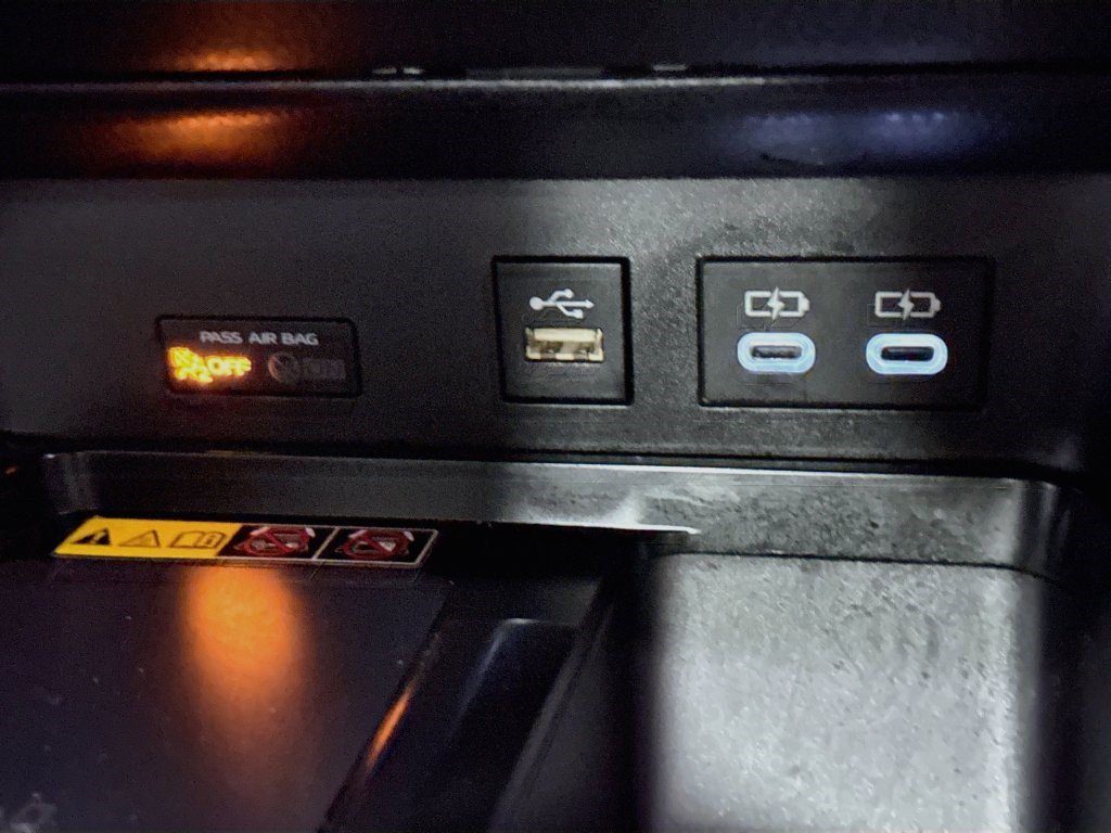 Used 2026 Toyota Camry SE FWD image 40