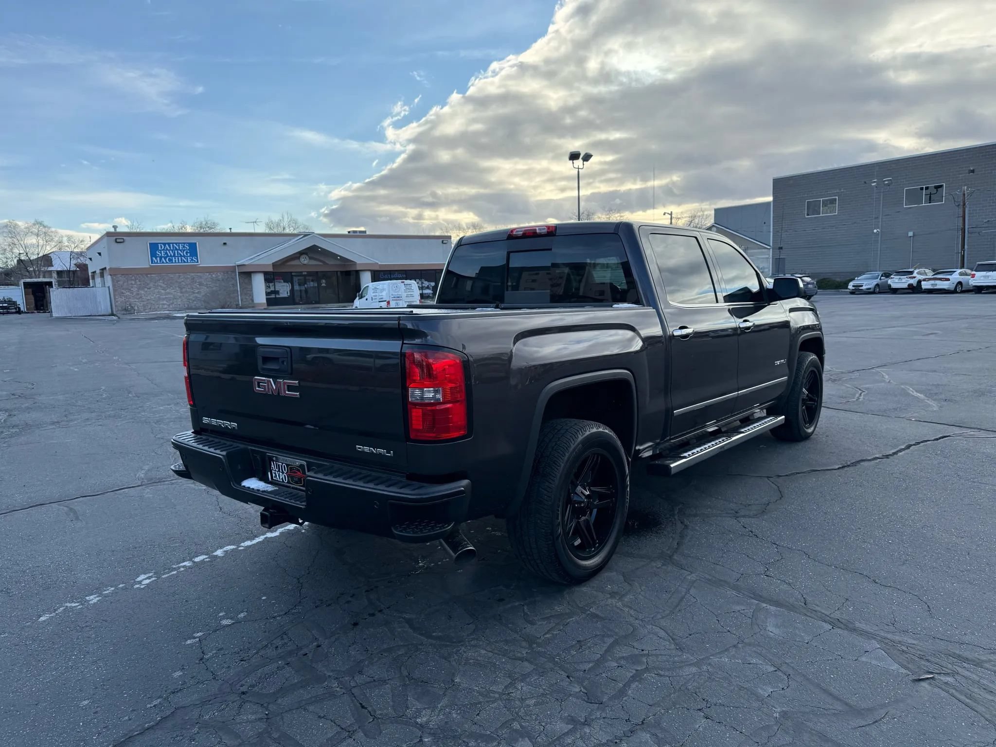 Used 2014 GMC Sierra 1500 Denali w/ Suspension Package, Off-Road AWD/4WD image 5