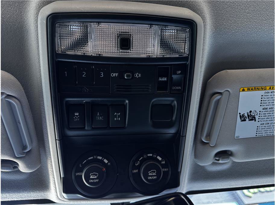 Used 2019 Toyota 4Runner TRD Off-Road Premium AWD/4WD image 27