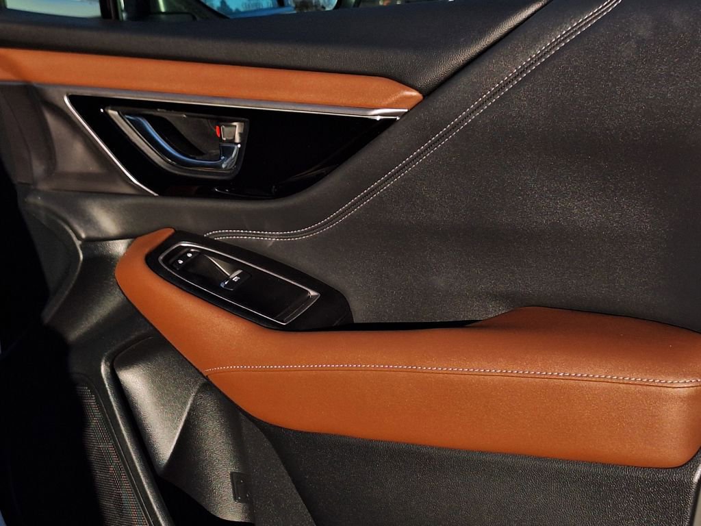 Used 2022 Subaru Outback Touring w/ Popular Package #2 image 28