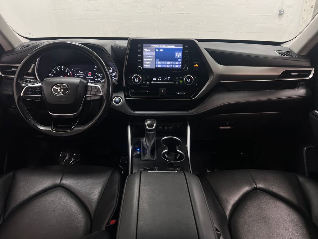 Used 2020 Toyota Highlander XLE image 13