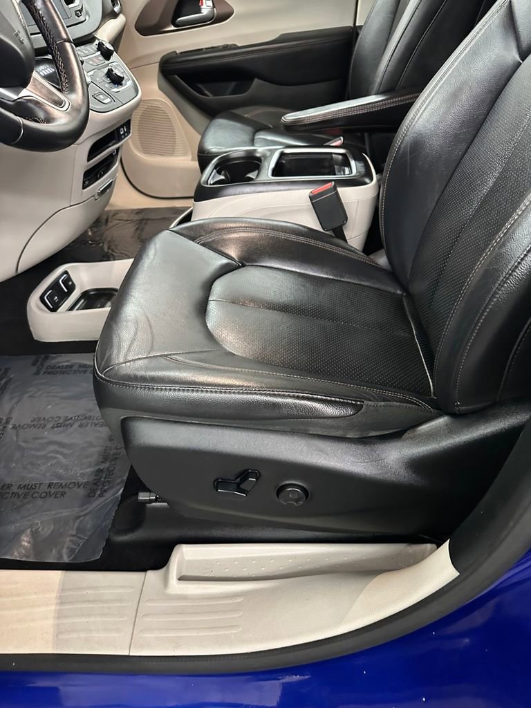 Used 2018 Chrysler Pacifica Touring-L Plus w/ Advanced Safetytec Group image 13