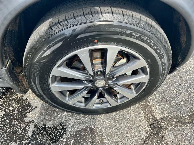 Used 2017 Nissan Juke S FWD image 21