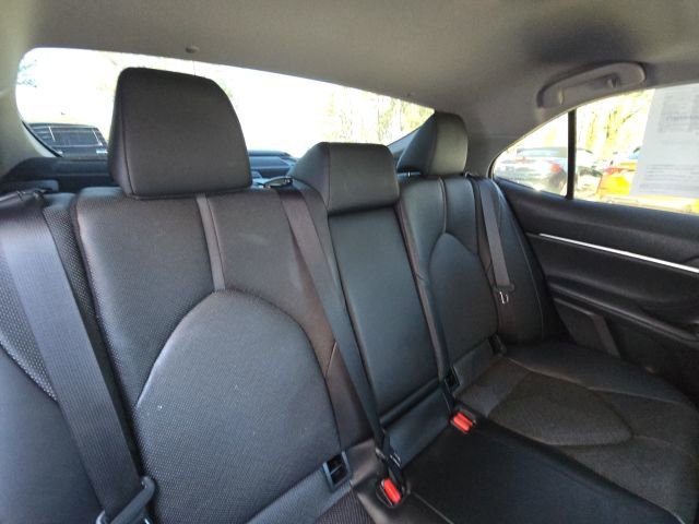 Used 2022 Toyota Camry XLE w/ Navigation Upgrade Package image 12