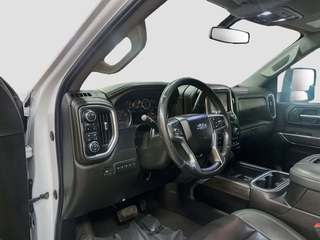 Used 2022 Chevrolet Silverado 2500 LTZ w/ LTZ Plus Package AWD/4WD image 9