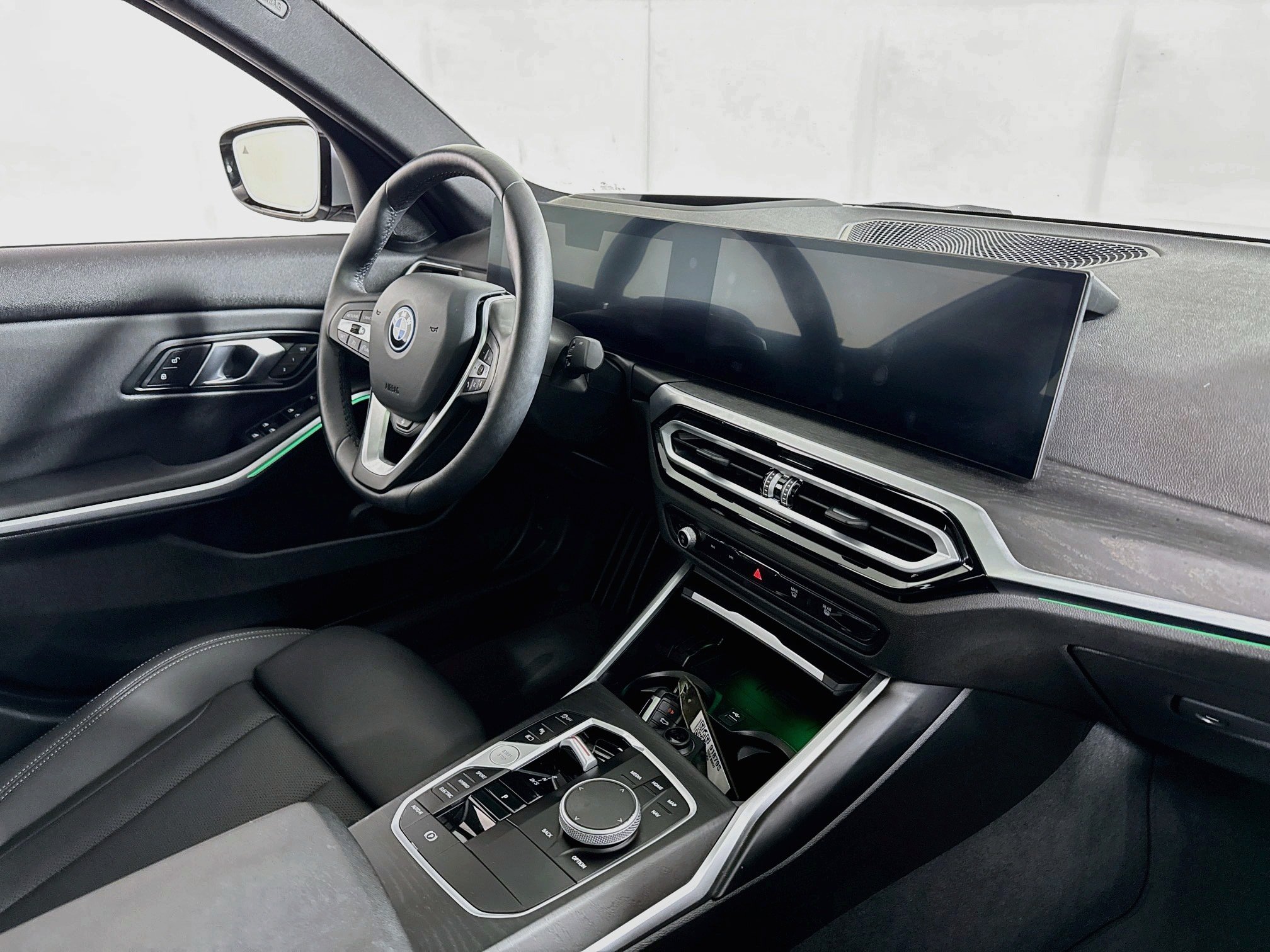 Used 2024 BMW 330e xDrive w/ Premium Package AWD/4WD image 27