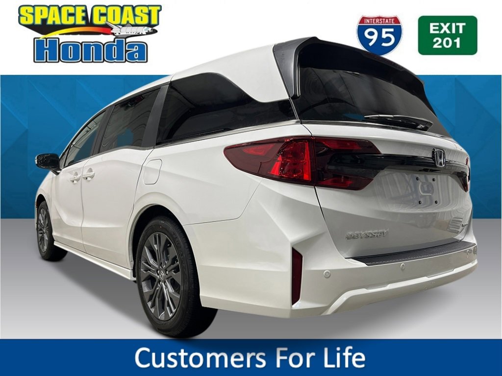 New 2026 Honda Odyssey Touring image 5