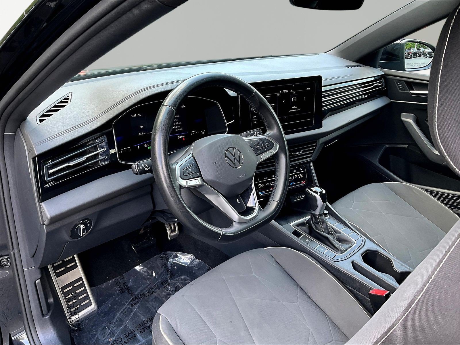 Used 2025 Volkswagen Jetta Sport FWD image 16