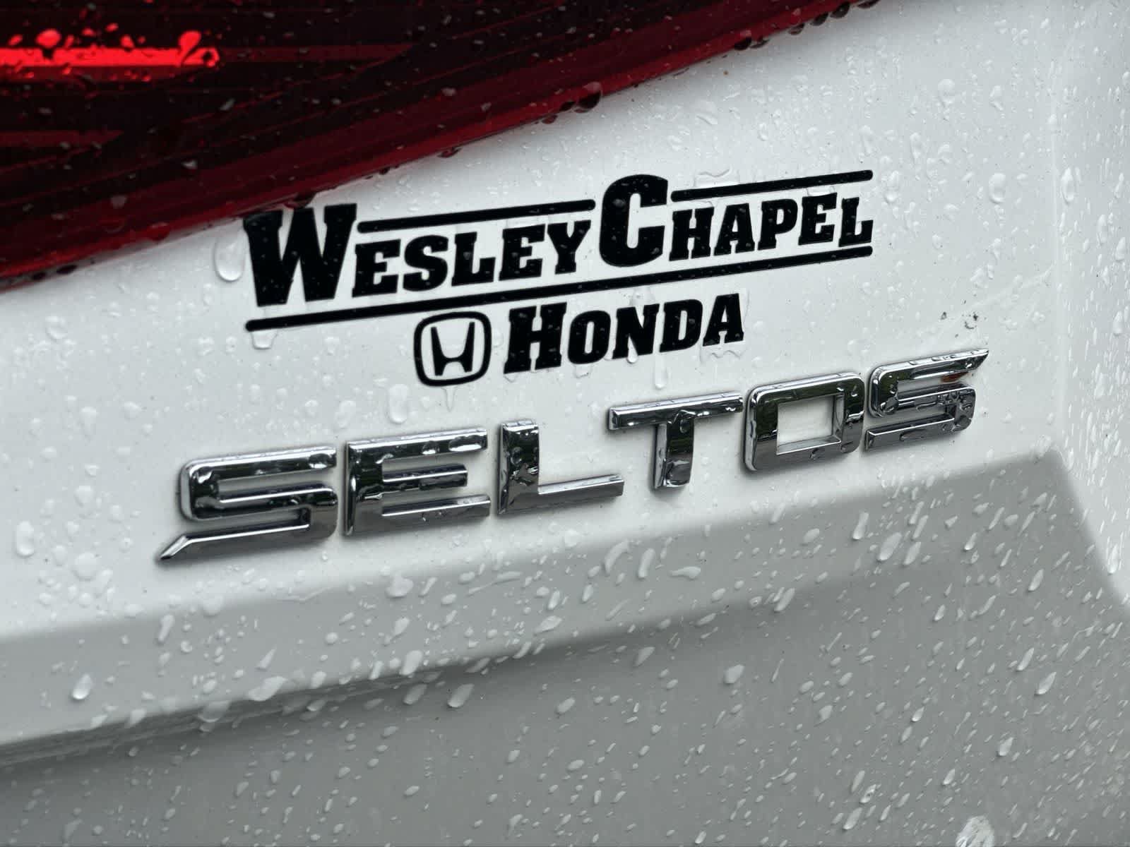 Used 2021 Kia Seltos SX w/ SX Sunroof Package AWD/4WD image 11